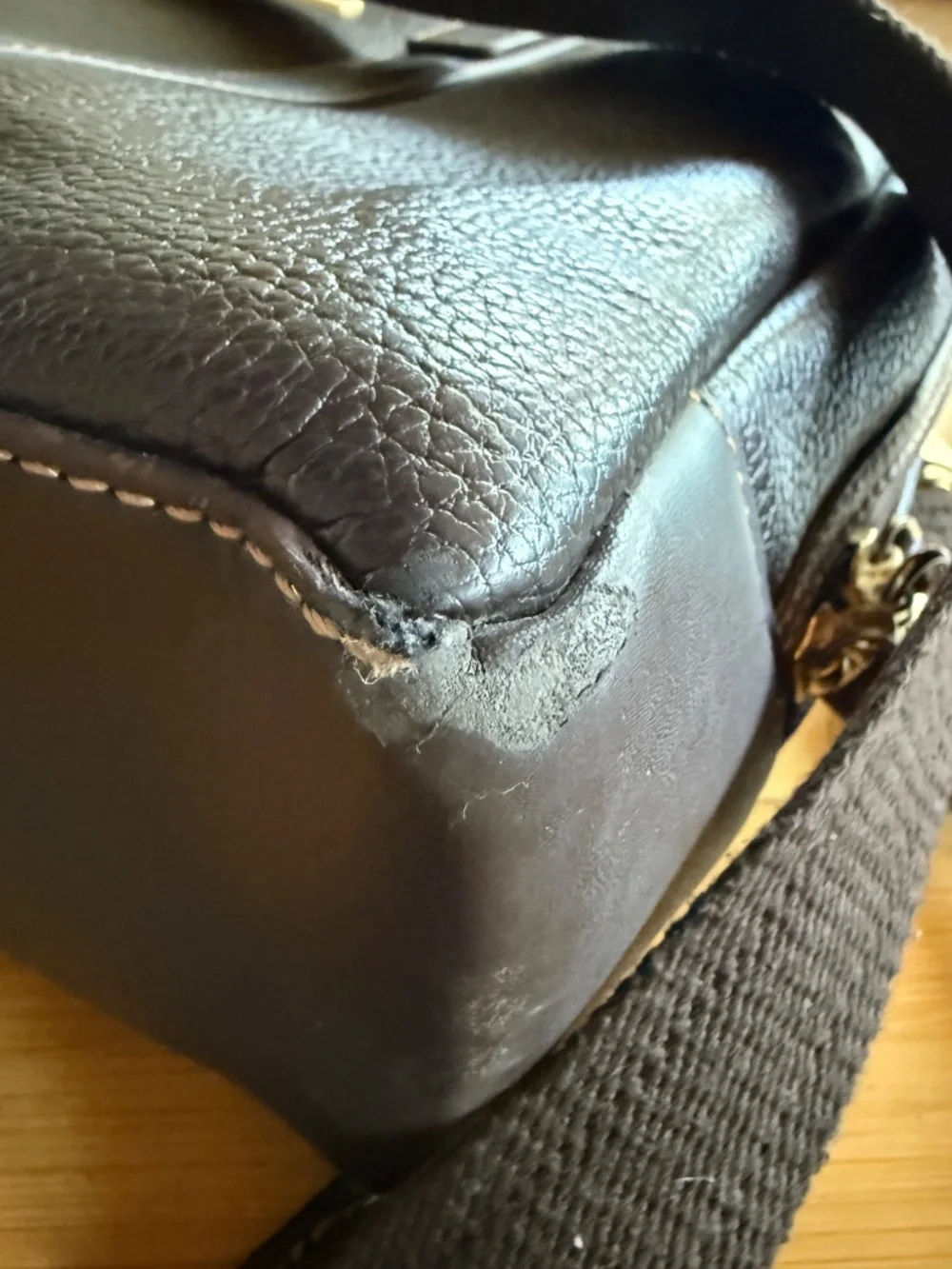 Brooks Brothers Brown Pebbled Leather Briefcase Messenger Bag With Lock and Key